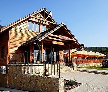 Wellness Pension & Salas Saris Park 普雷绍夫 外观 照片
