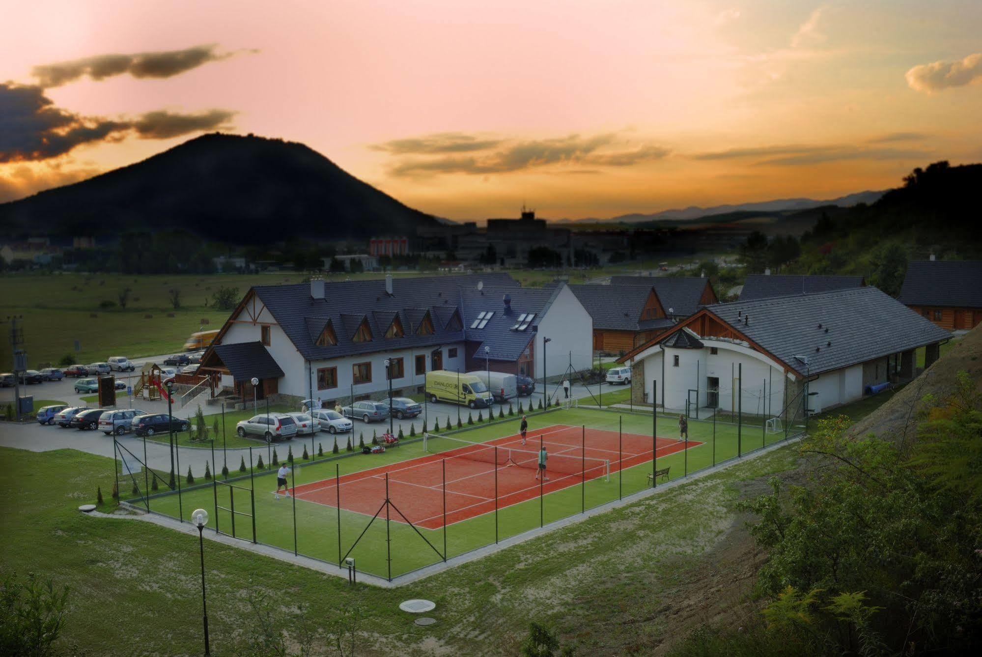 Wellness Pension & Salas Saris Park 普雷绍夫 外观 照片